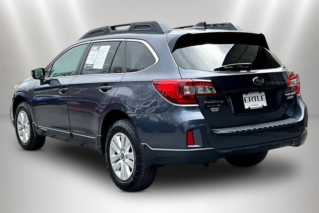Used 2017 Subaru Outback 2.5i Premium image 4