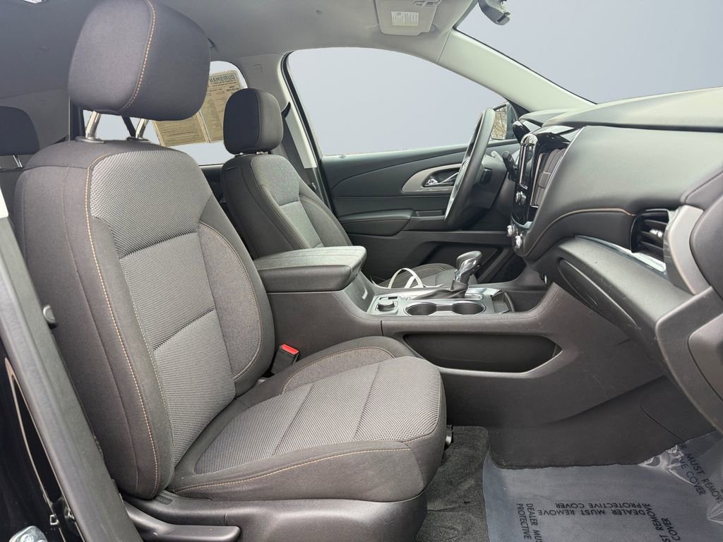 Used 2021 Chevrolet Traverse LS image 15