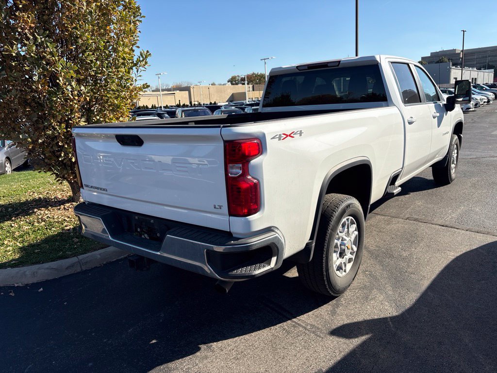 Used 2024 Chevrolet Silverado 3500 LT w/ Convenience Package AWD/4WD image 4