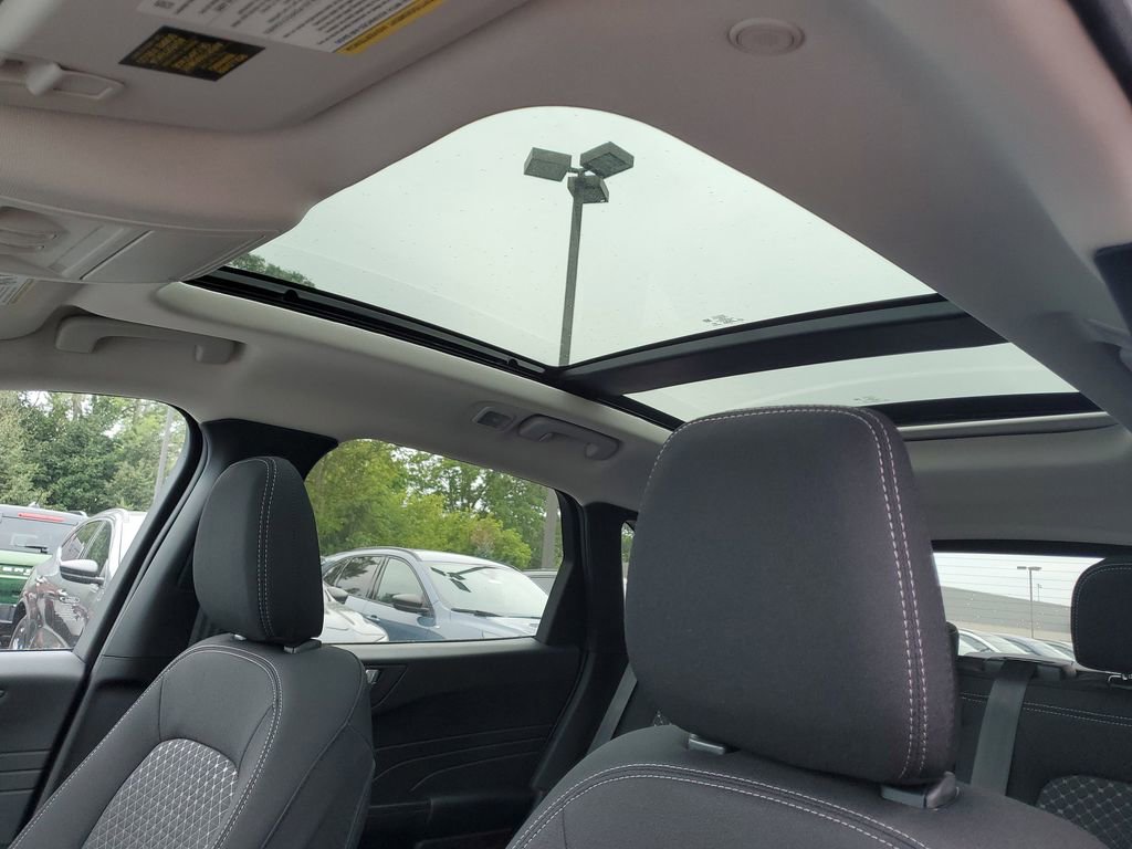 New 2025 Ford Escape Active w/ Active Premium Tech Pack image 9