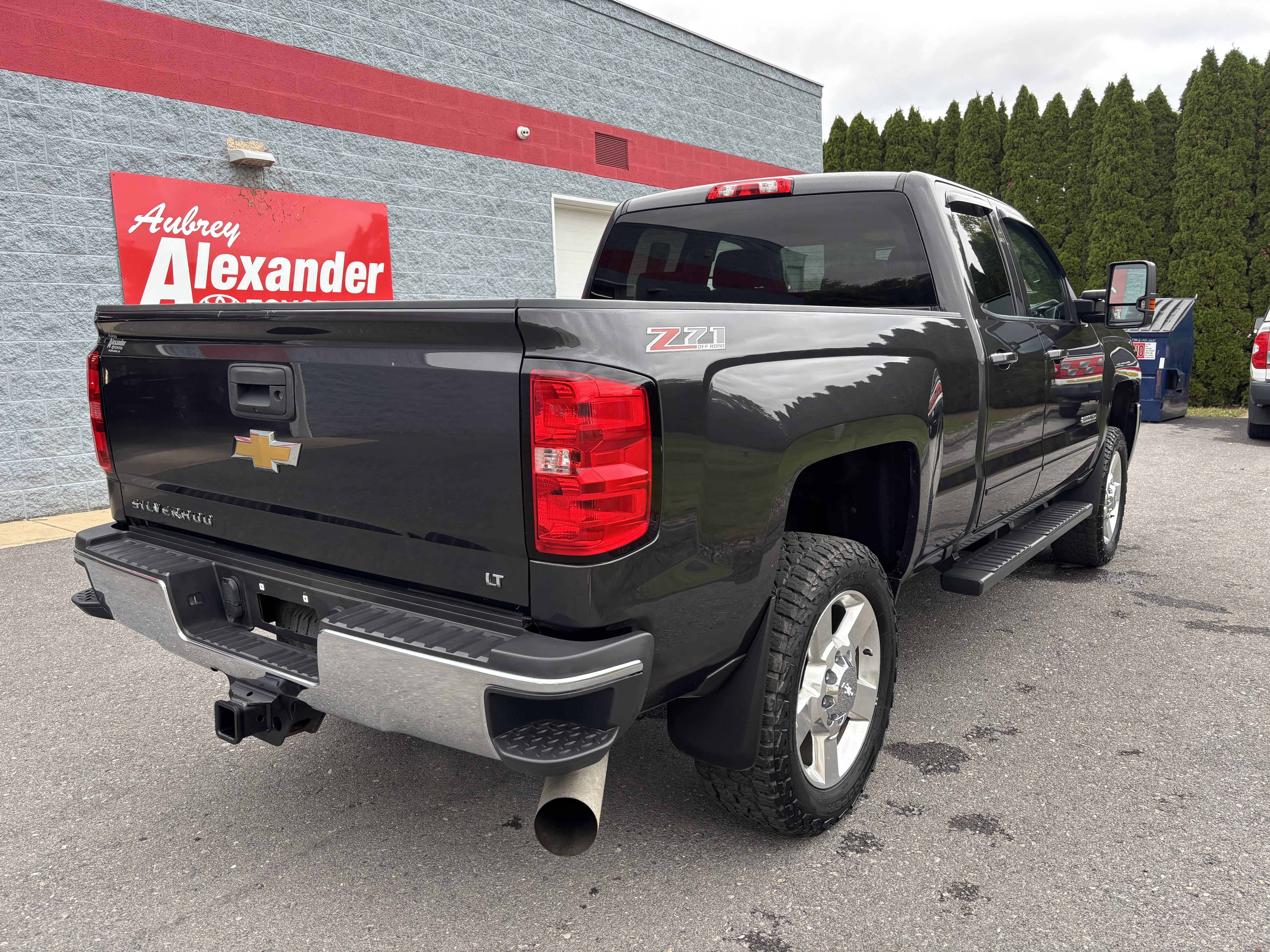 Used 2016 Chevrolet Silverado 2500 LT w/ LT Convenience Package AWD/4WD image 3