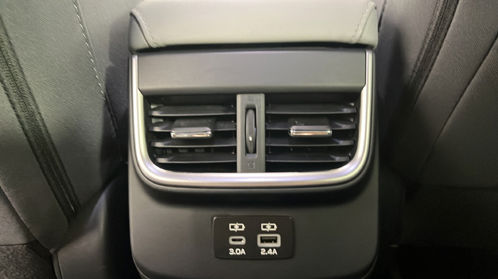 Used 2023 Subaru Outback Premium AWD/4WD image 37