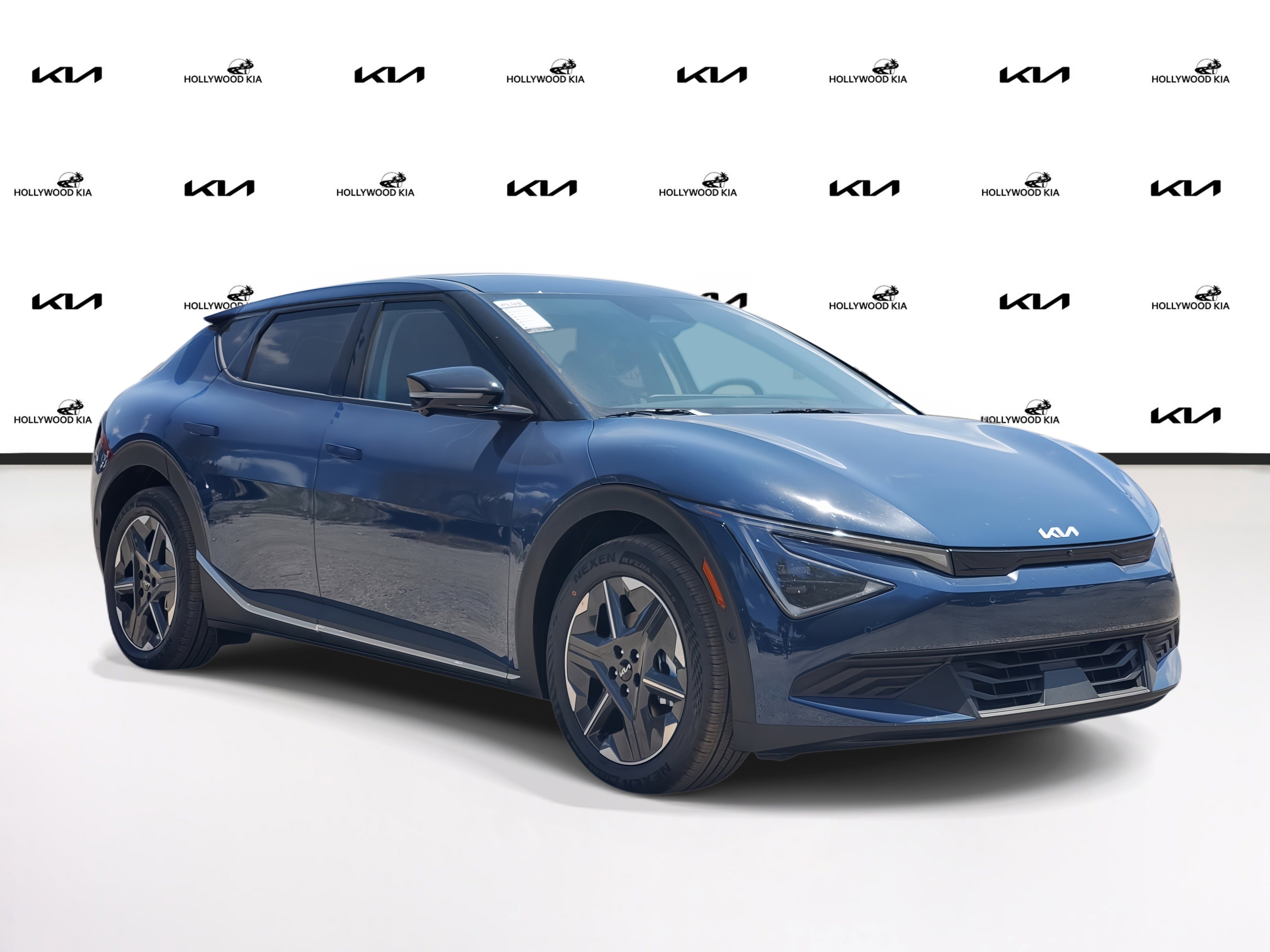 New 2025 Kia EV6 Light w/ Light LR Technology Package