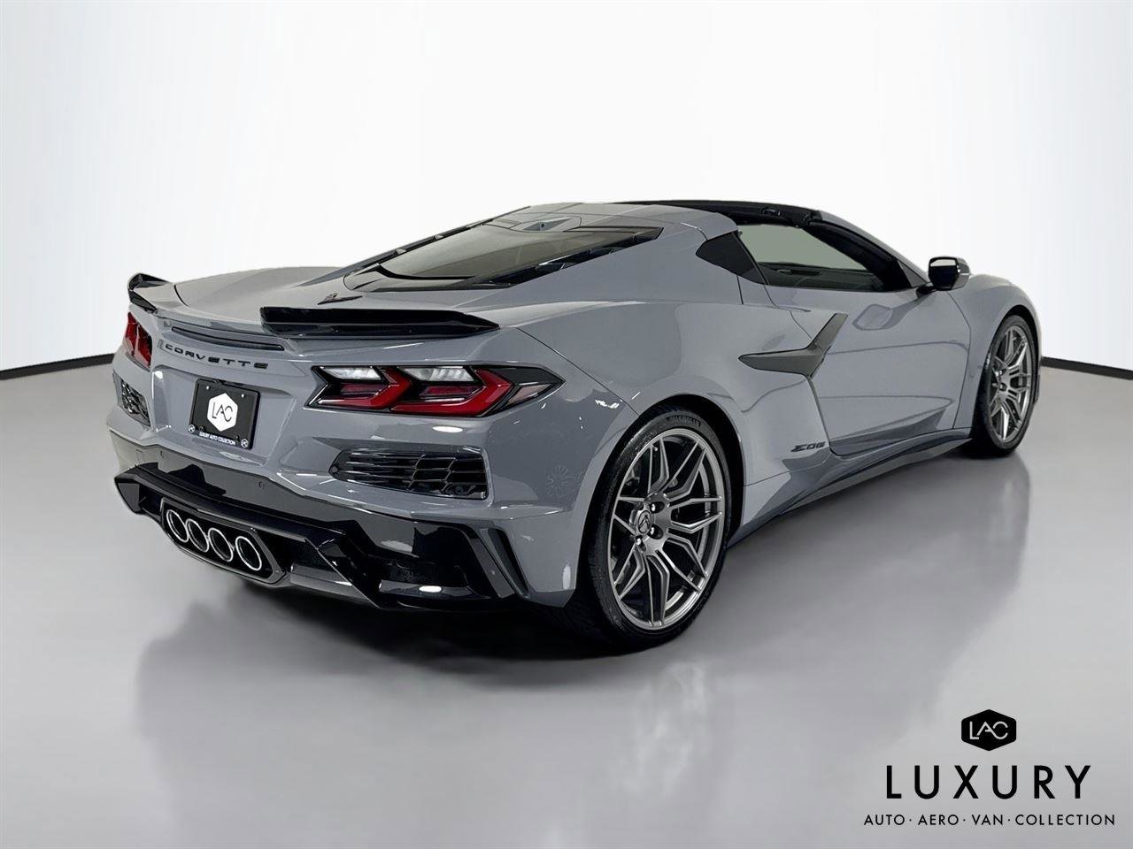 Used 2025 Chevrolet Corvette Z06 RWD image 6