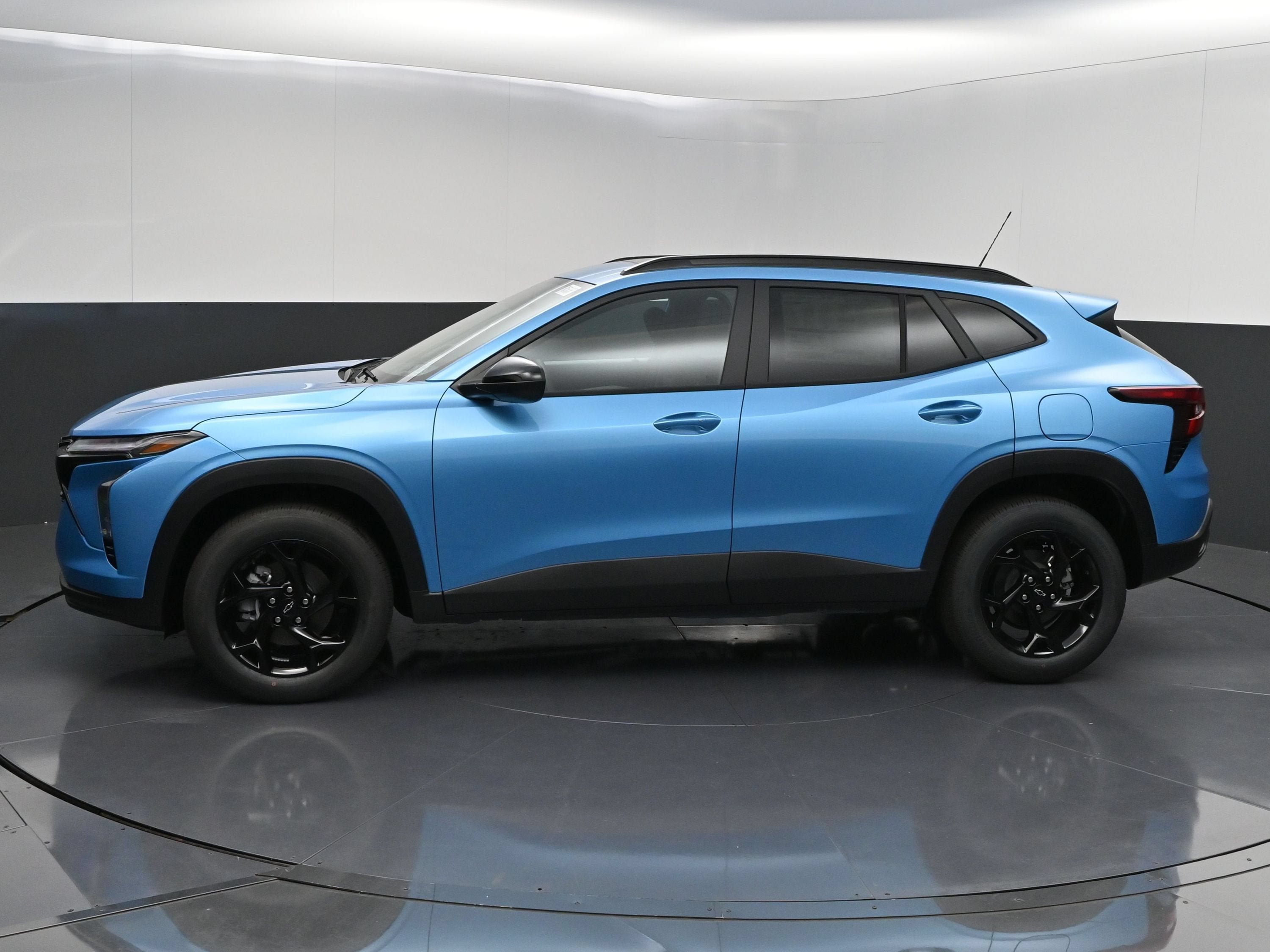 New 2026 Chevrolet Trax LT w/ Sunroof Package FWD image 5