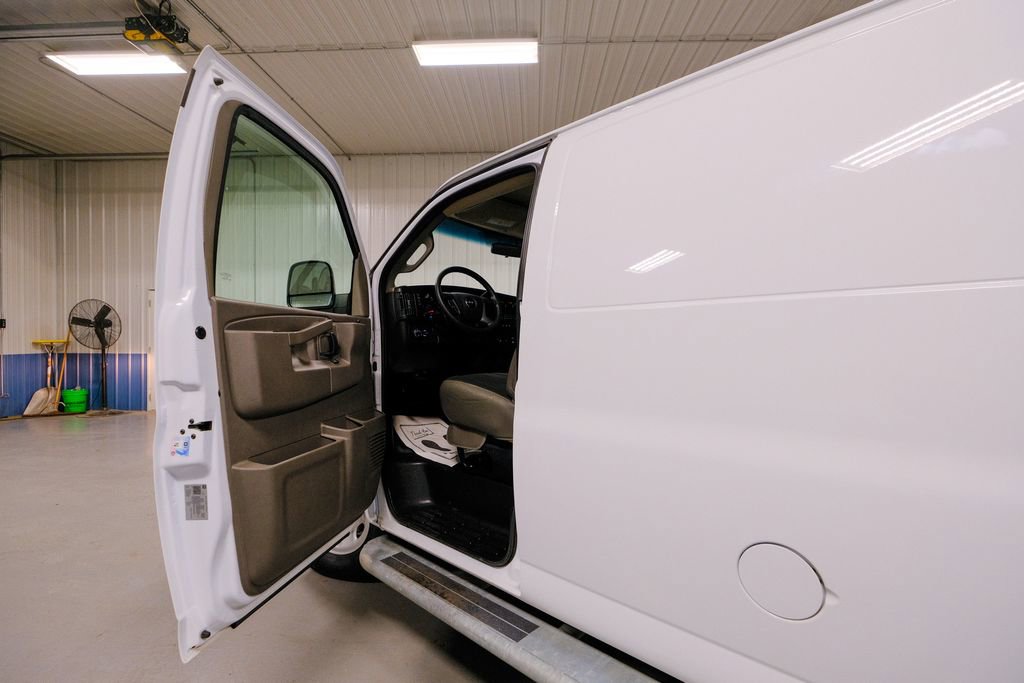 Used 2024 GMC Savana 2500 w/ Driver Convenience Package image 30