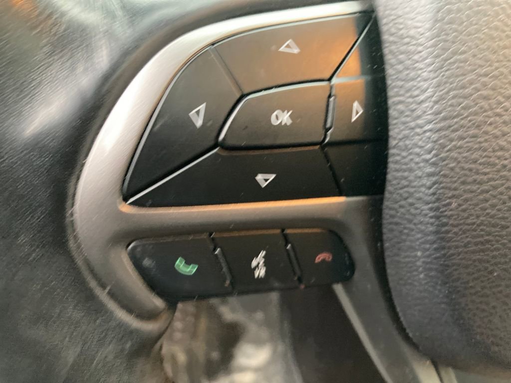 Used 2019 Jeep Grand Cherokee Altitude image 42