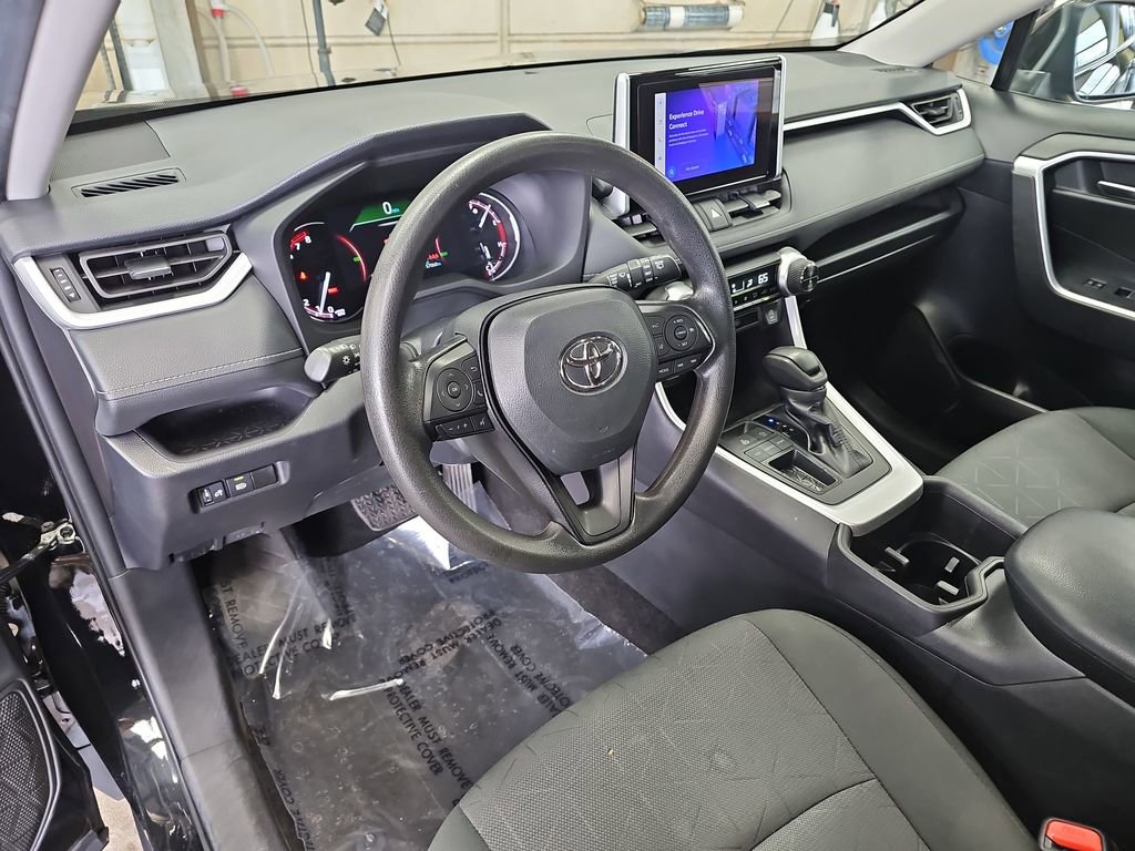 Used 2024 Toyota RAV4 XLE FWD image 15