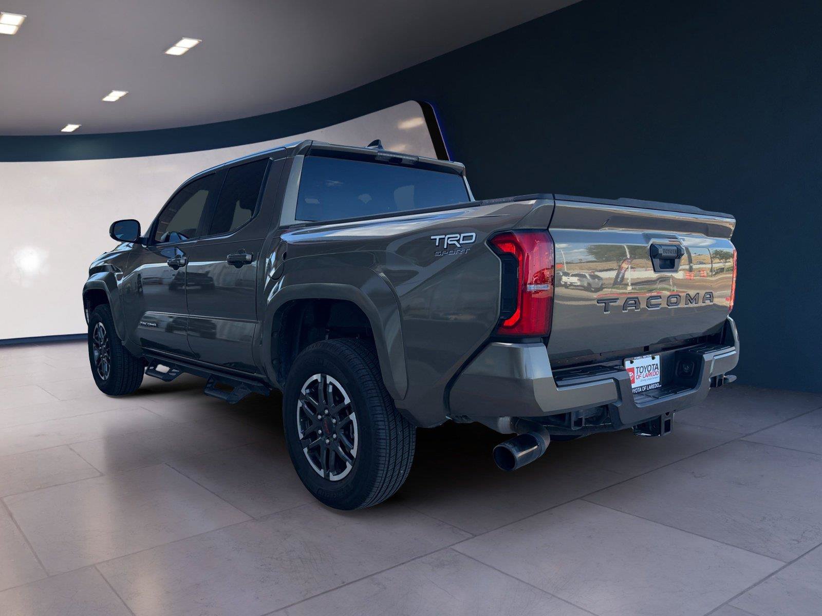 Used 2025 Toyota Tacoma TRD Sport RWD image 3