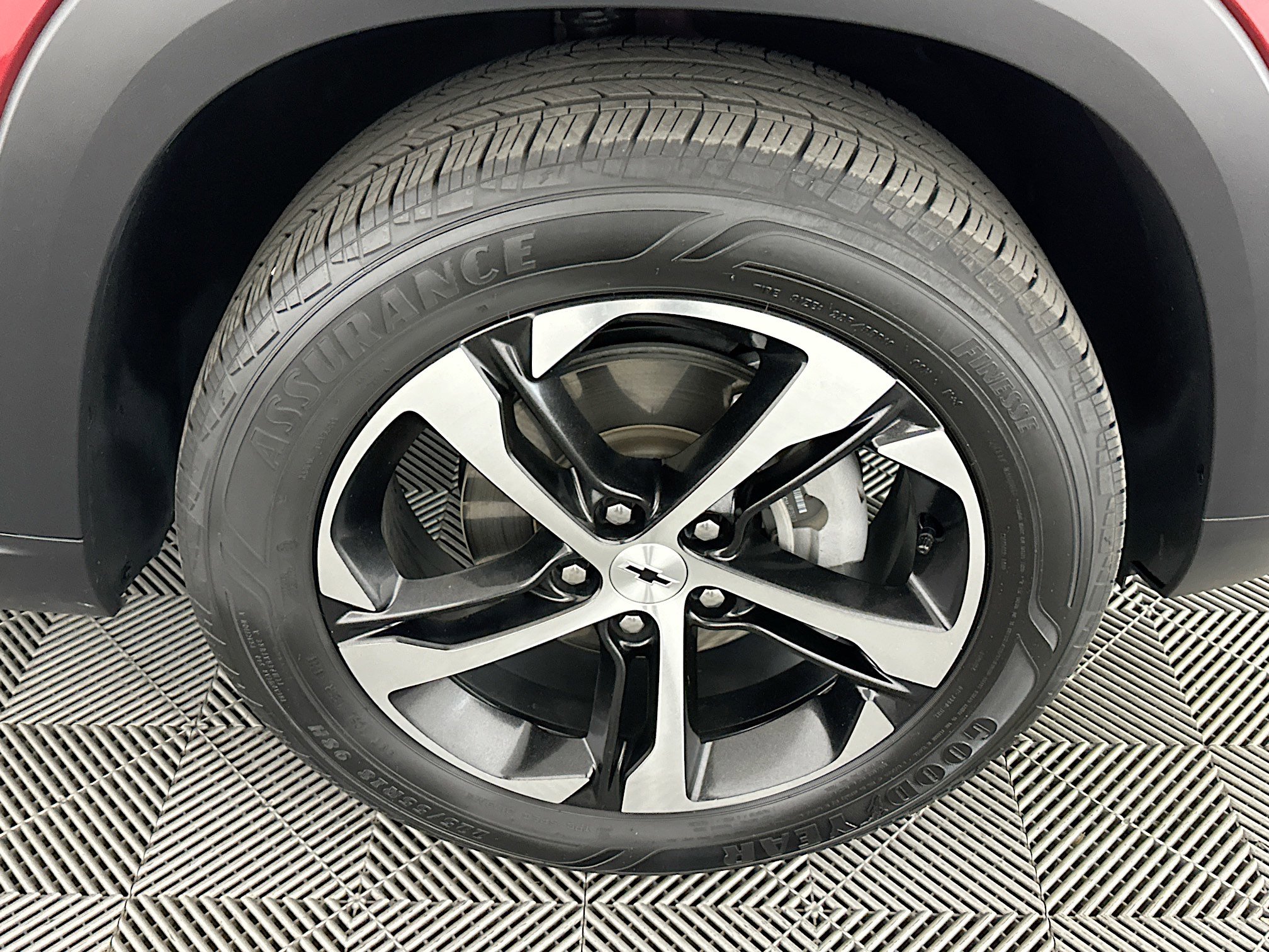 Used 2024 Chevrolet Trax RS w/ Sunroof Package image 11