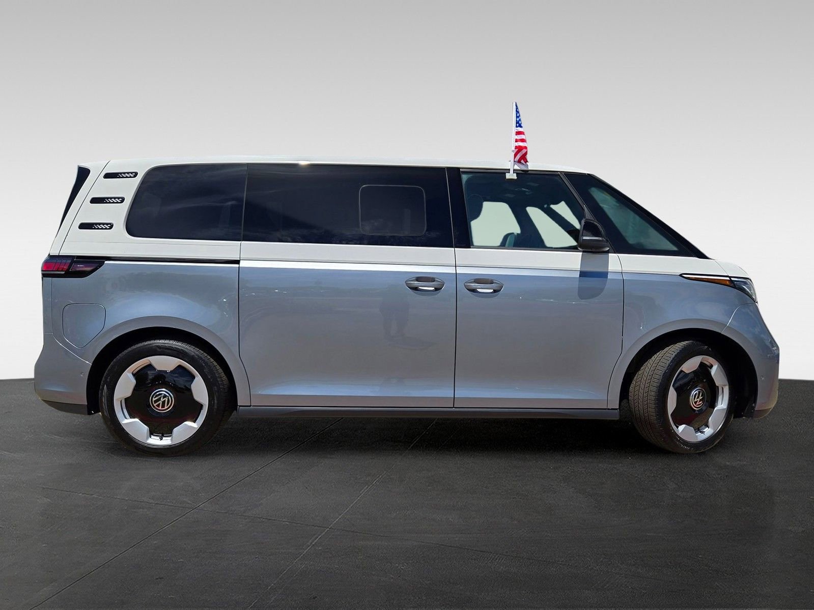 New 2025 Volkswagen ID. Buzz Pro S Plus image 3