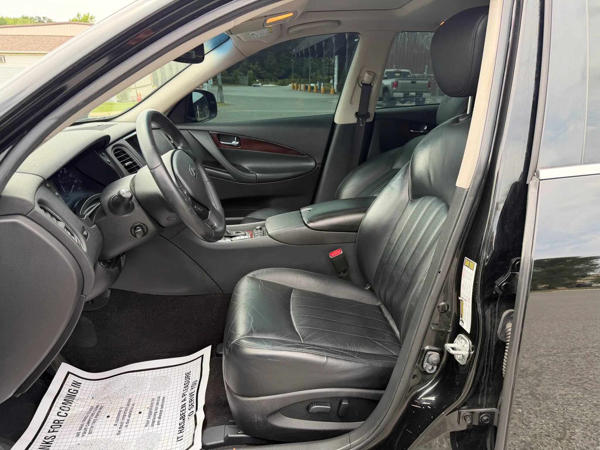 Used 2017 INFINITI QX50 AWD w/ Premium Plus Package image 2