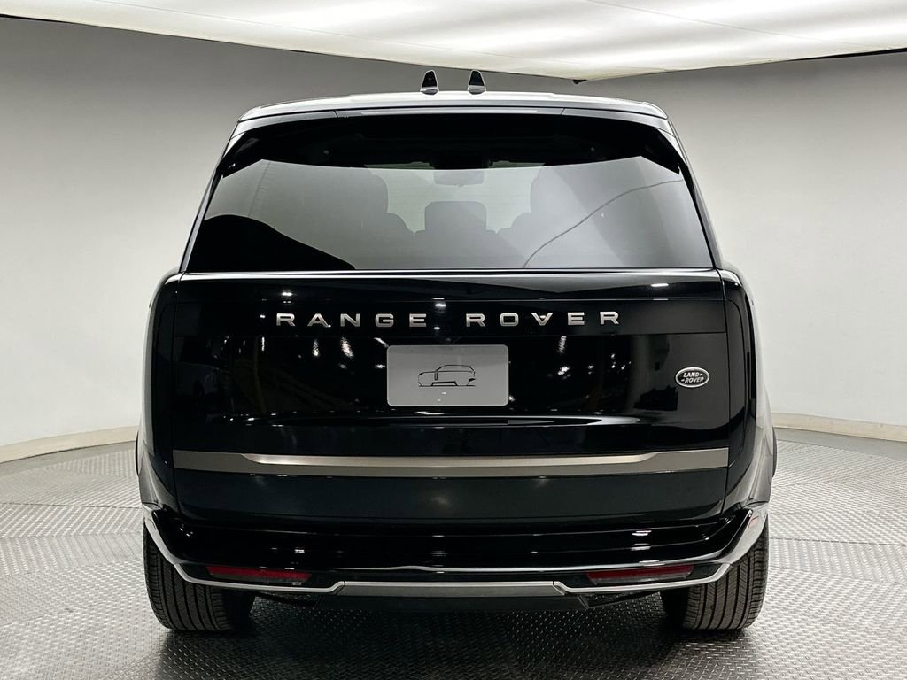 Certified 2023 Land Rover Range Rover SE image 12