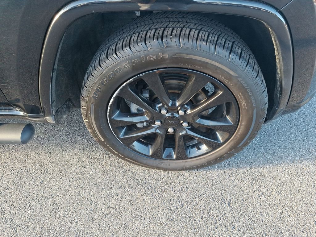 Used 2019 Jeep Grand Cherokee Altitude image 32