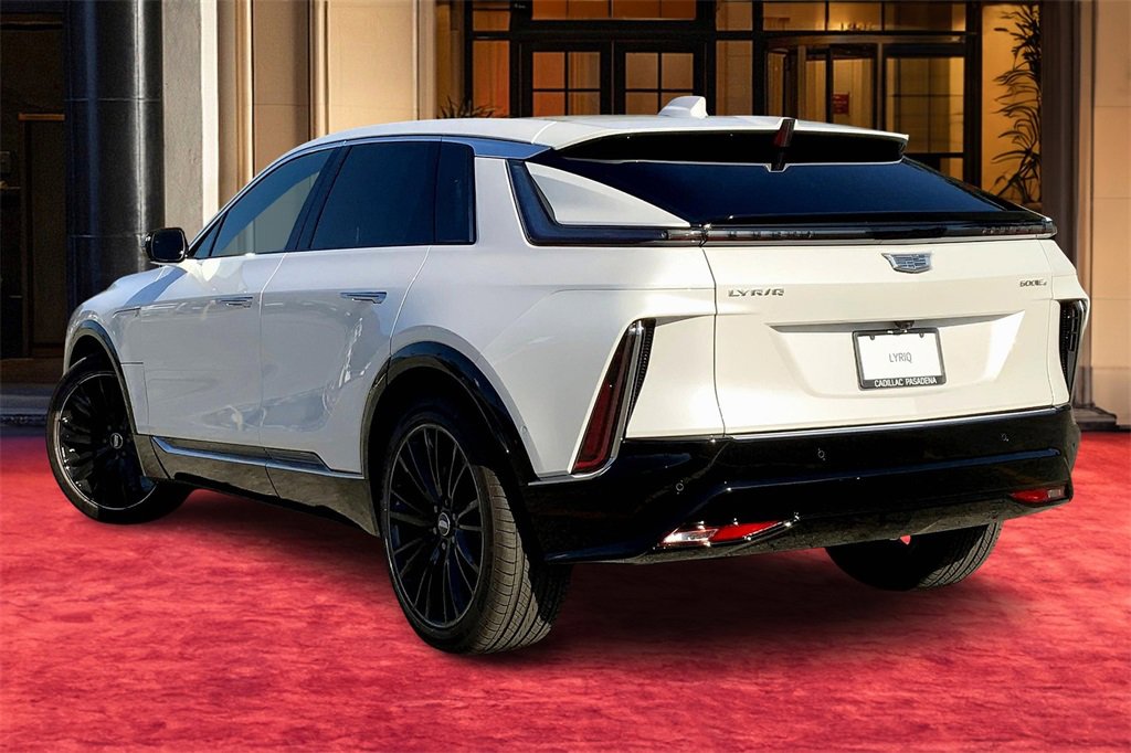 New 2025 Cadillac Lyriq Luxury image 4