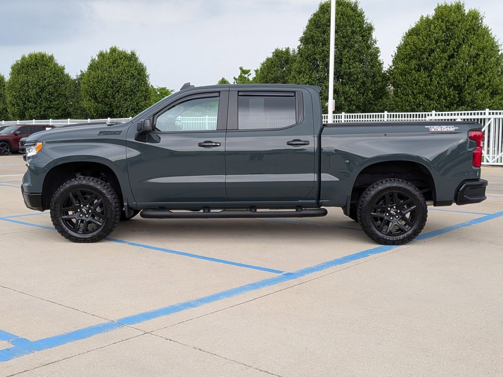 Used 2025 Chevrolet Silverado 1500 LT Trail Boss w/ Convenience Package II AWD/4WD image 9