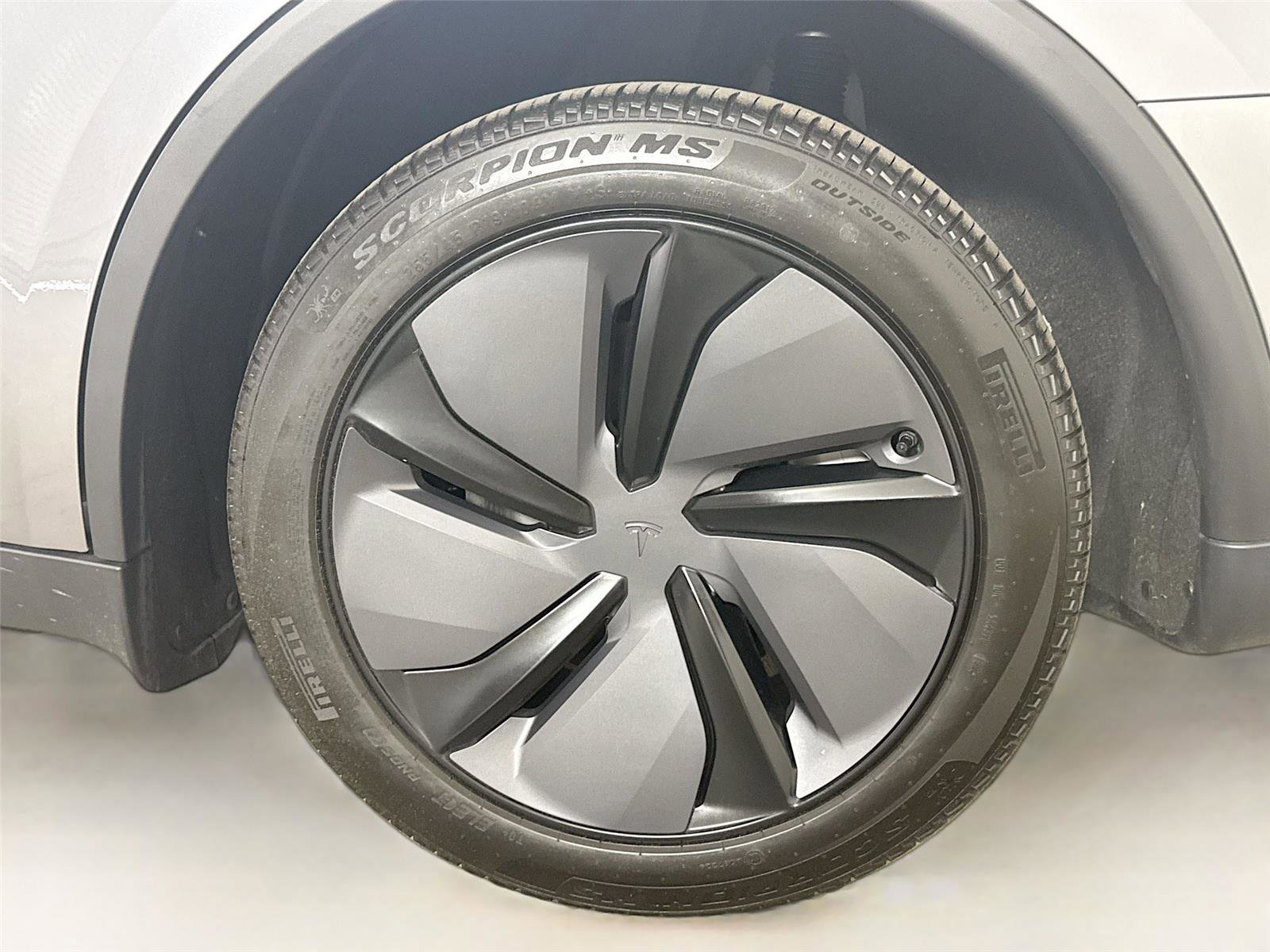 Used 2026 Tesla Model Y Long Range image 6