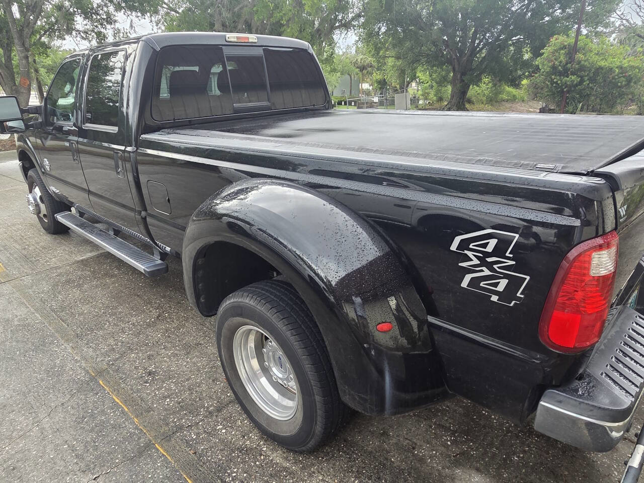 Used 2016 Ford F350 Lariat w/ Lariat Ultimate Package image 4