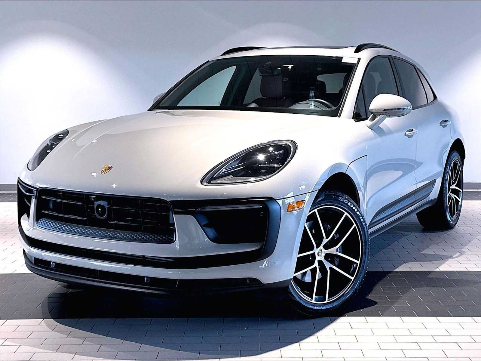 Used 2026 Porsche Macan AWD/4WD image 1