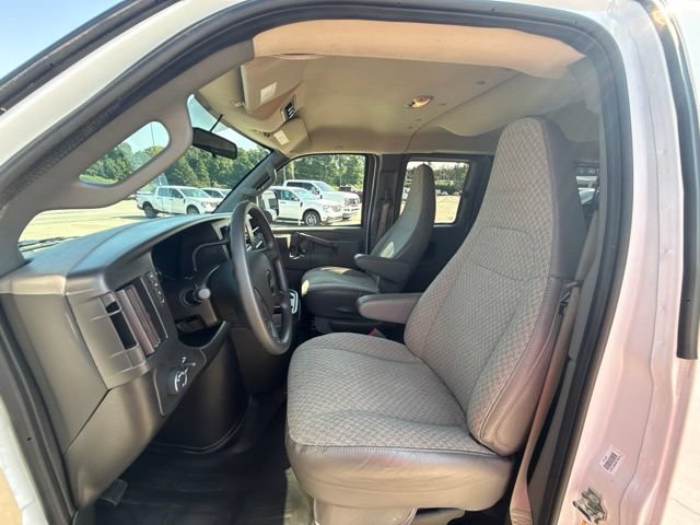 Used 2025 Chevrolet Express 3500 LS RWD image 20