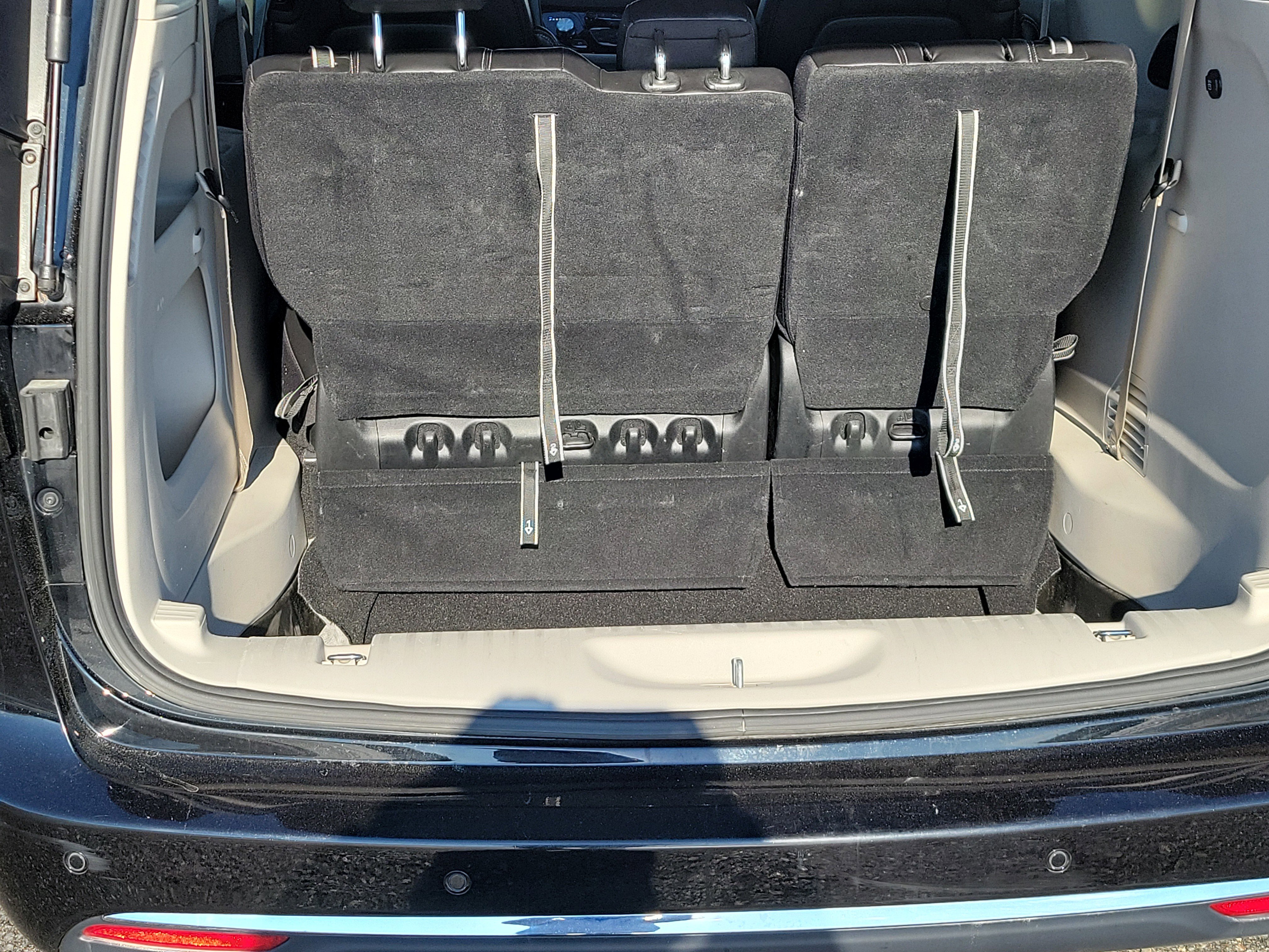 Used 2024 Chrysler Pacifica Touring-L image 18