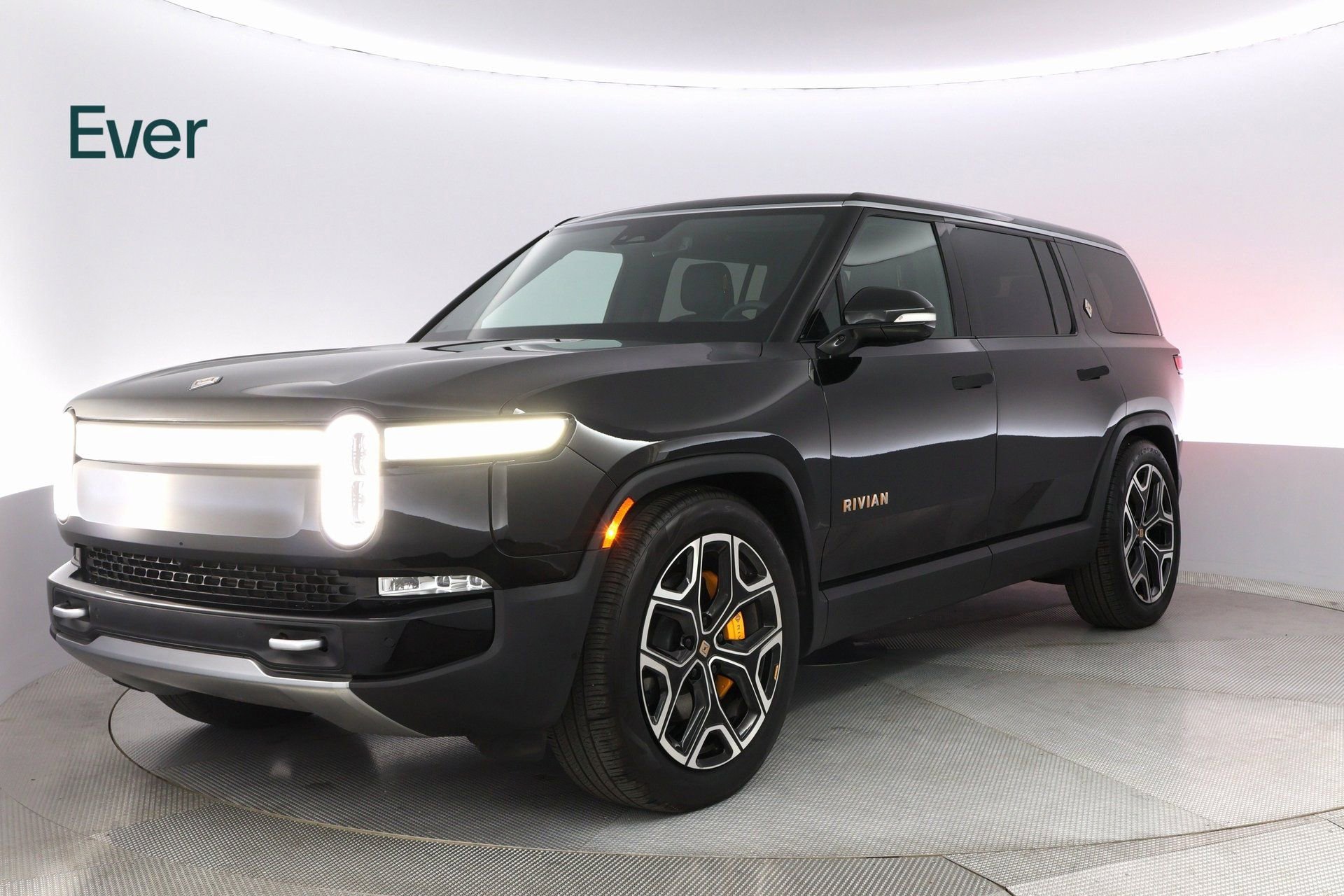 Used 2024 Rivian R1S Adventure image 2
