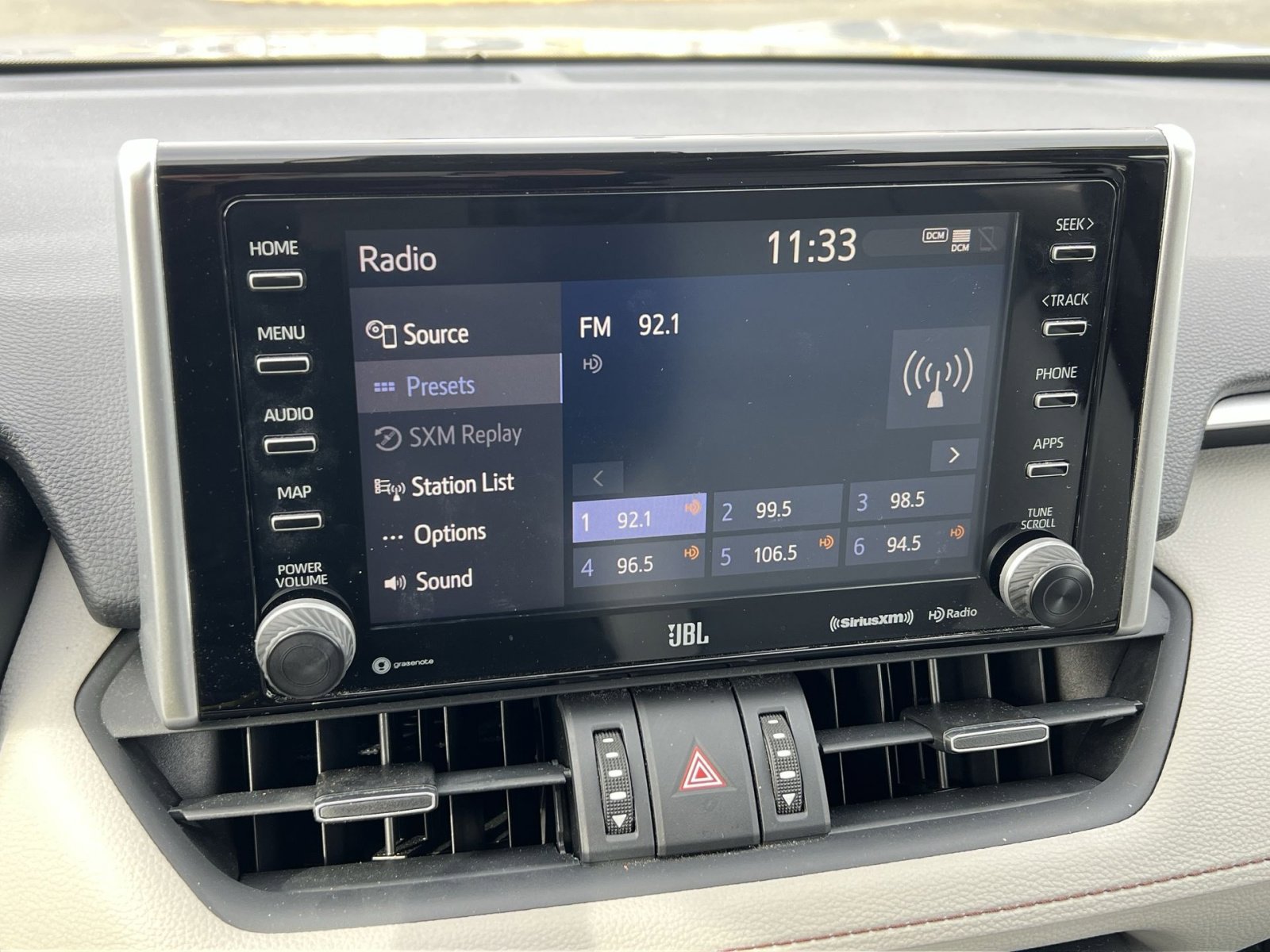 Used 2021 Toyota RAV4 XLE Premium image 19