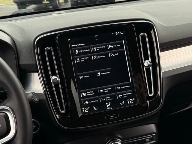 Used 2021 Volvo XC40 T5 Momentum image 23