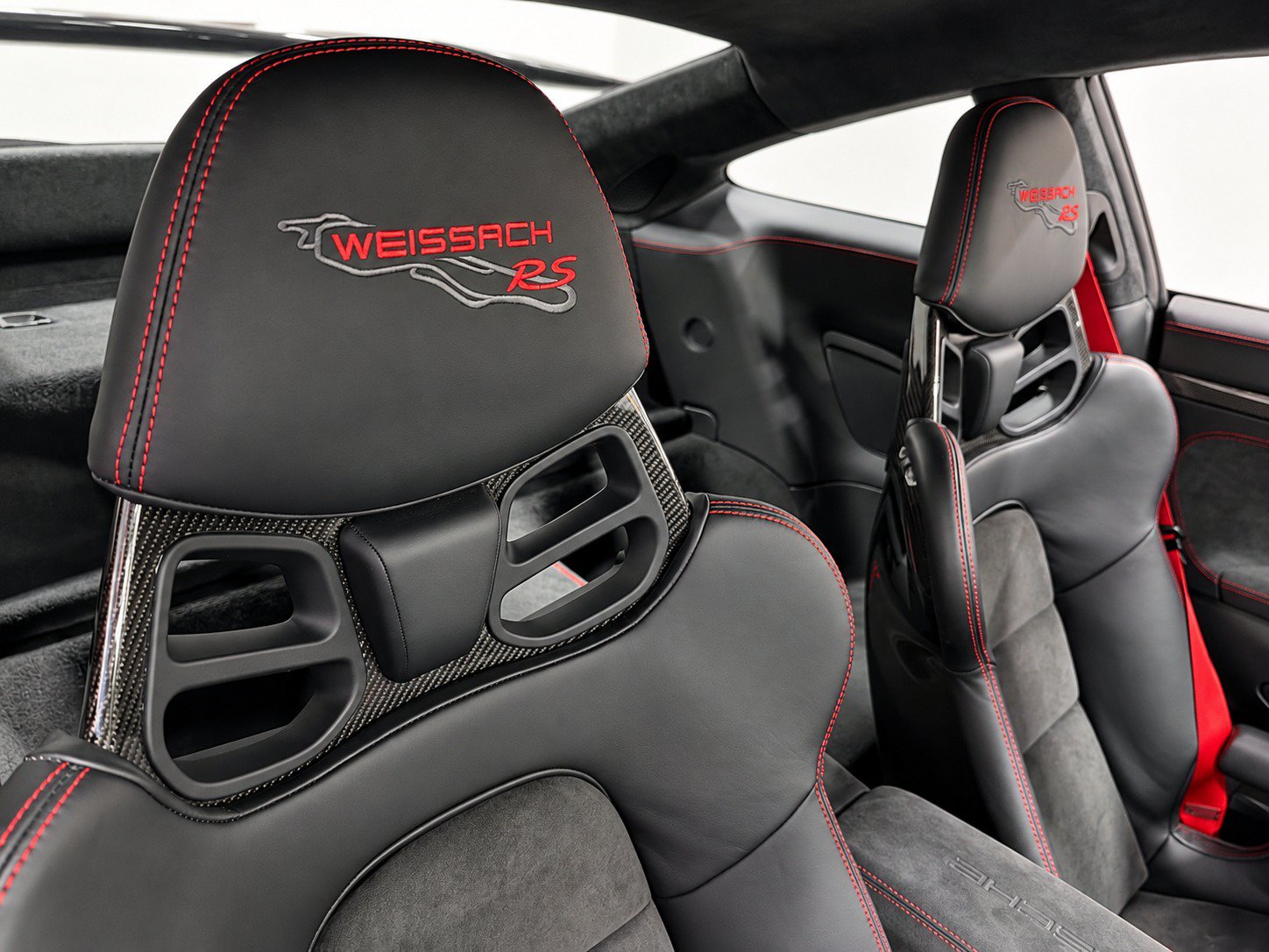 Used 2018 Porsche 911 GT2 RS RWD image 9