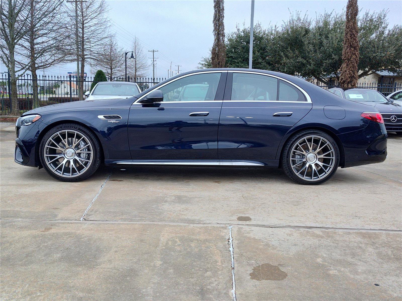 Used 2025 Mercedes-Benz E 53 AMG e 4MATIC Sedan image 3