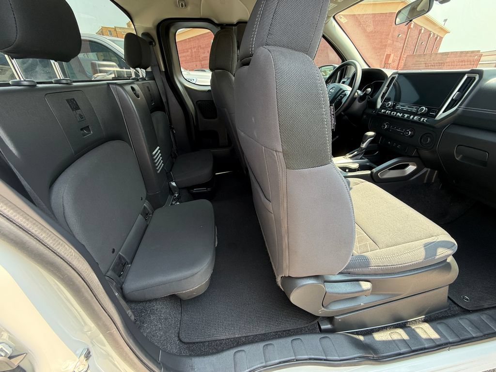 Used 2025 Nissan Frontier SV RWD image 19