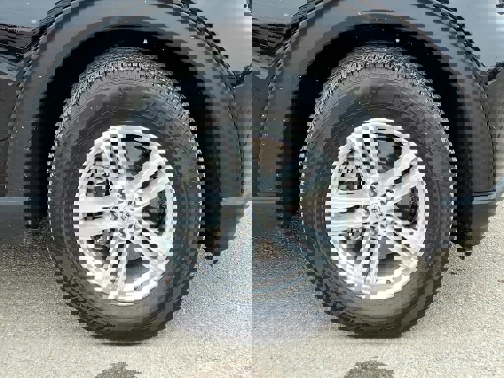 Certified 2023 Ford Explorer XLT w/ Equipment Group 202A image 10