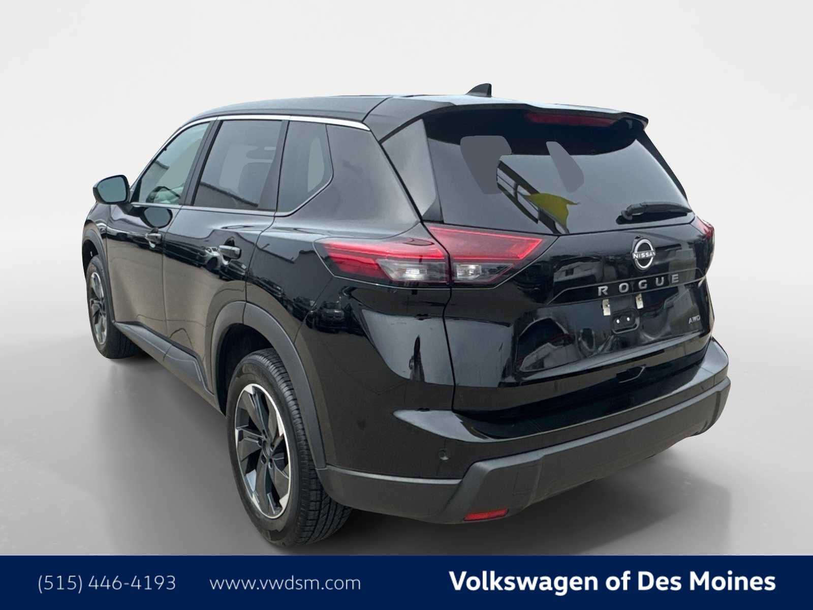 Used 2025 Nissan Rogue SV image 4