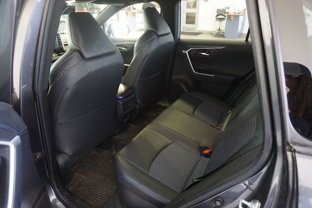 Used 2022 Toyota RAV4 XSE AWD/4WD image 19