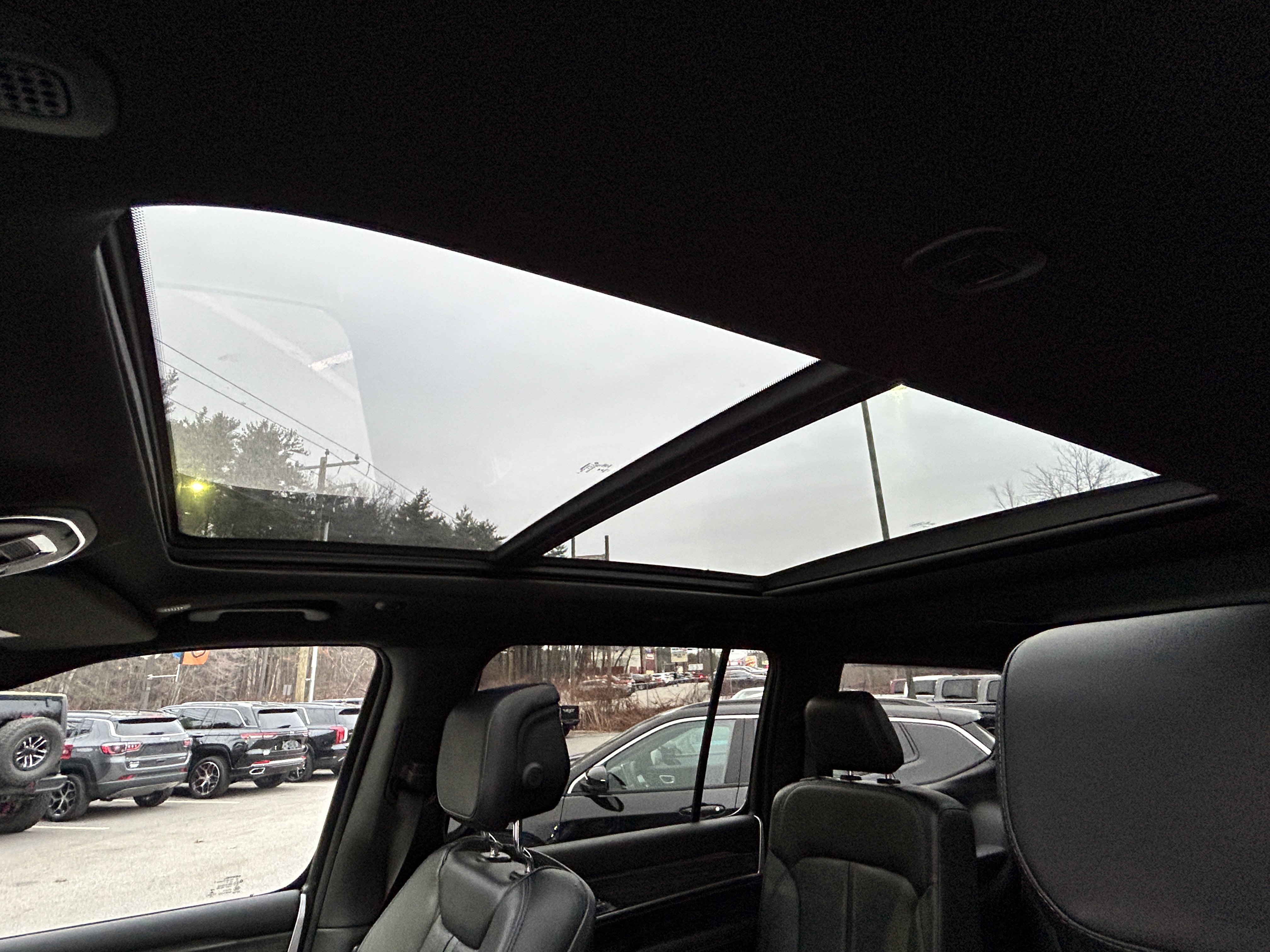 Certified 2022 Jeep Wagoneer Series III w/ Premium Group I image 50