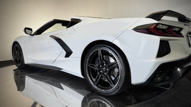 Used 2024 Chevrolet Corvette Stingray Premium Cpe w/ Z51 Performance Package RWD image 24