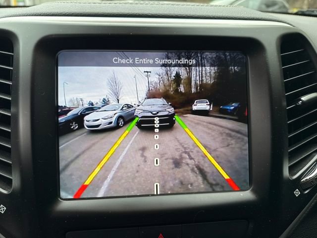 Used 2018 Jeep Cherokee Latitude Plus w/ Comfort/Convenience Group image 26