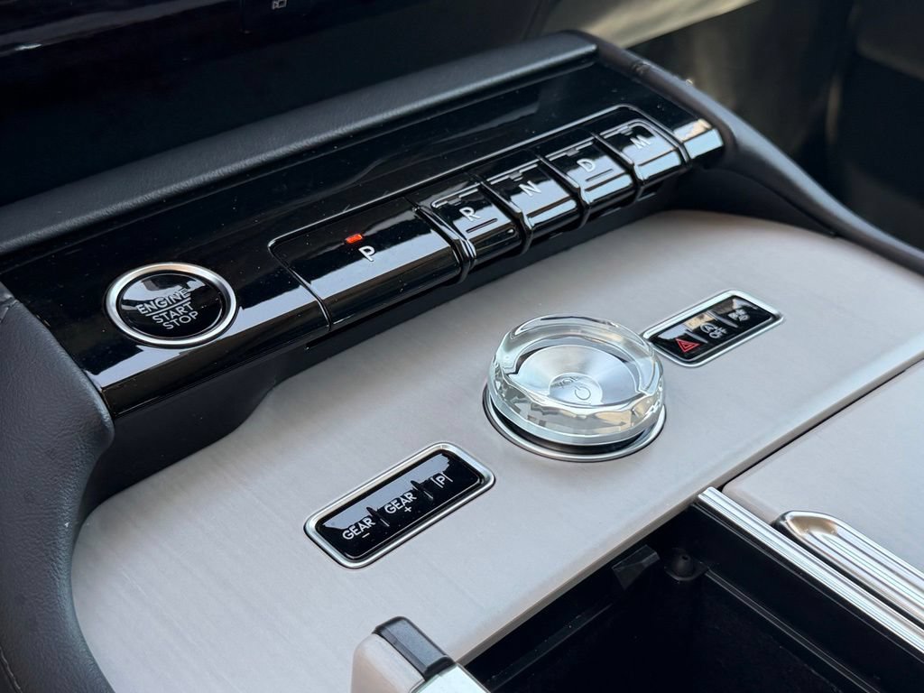 Used 2025 Lincoln Navigator Reserve AWD/4WD image 27