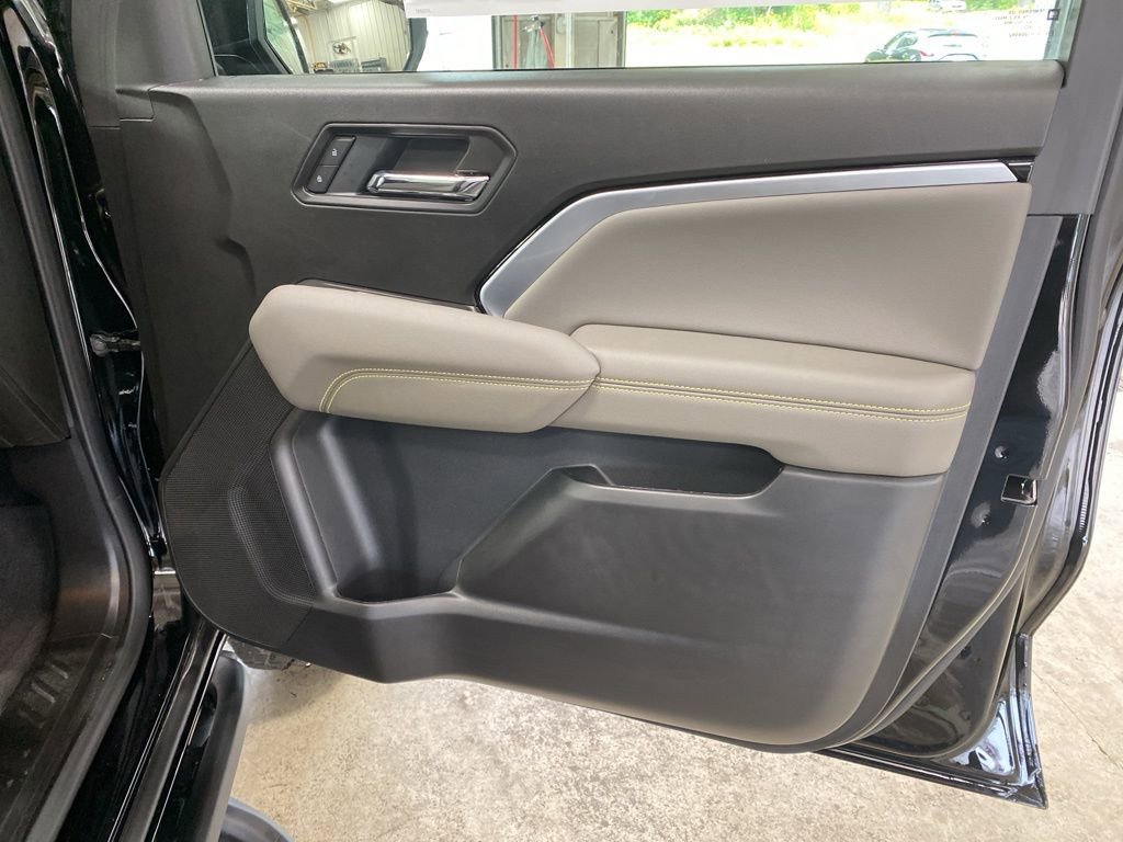 New 2025 Chevrolet Colorado ZR2 w/ Midnight Edition image 21