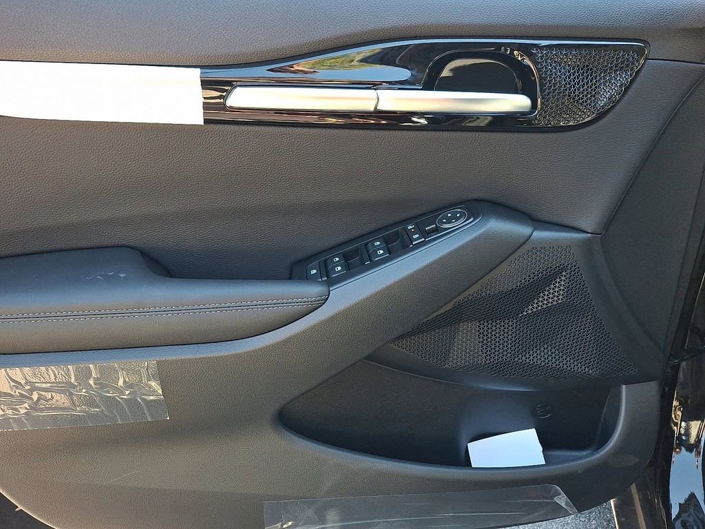 New 2025 Kia Seltos S AWD/4WD image 8