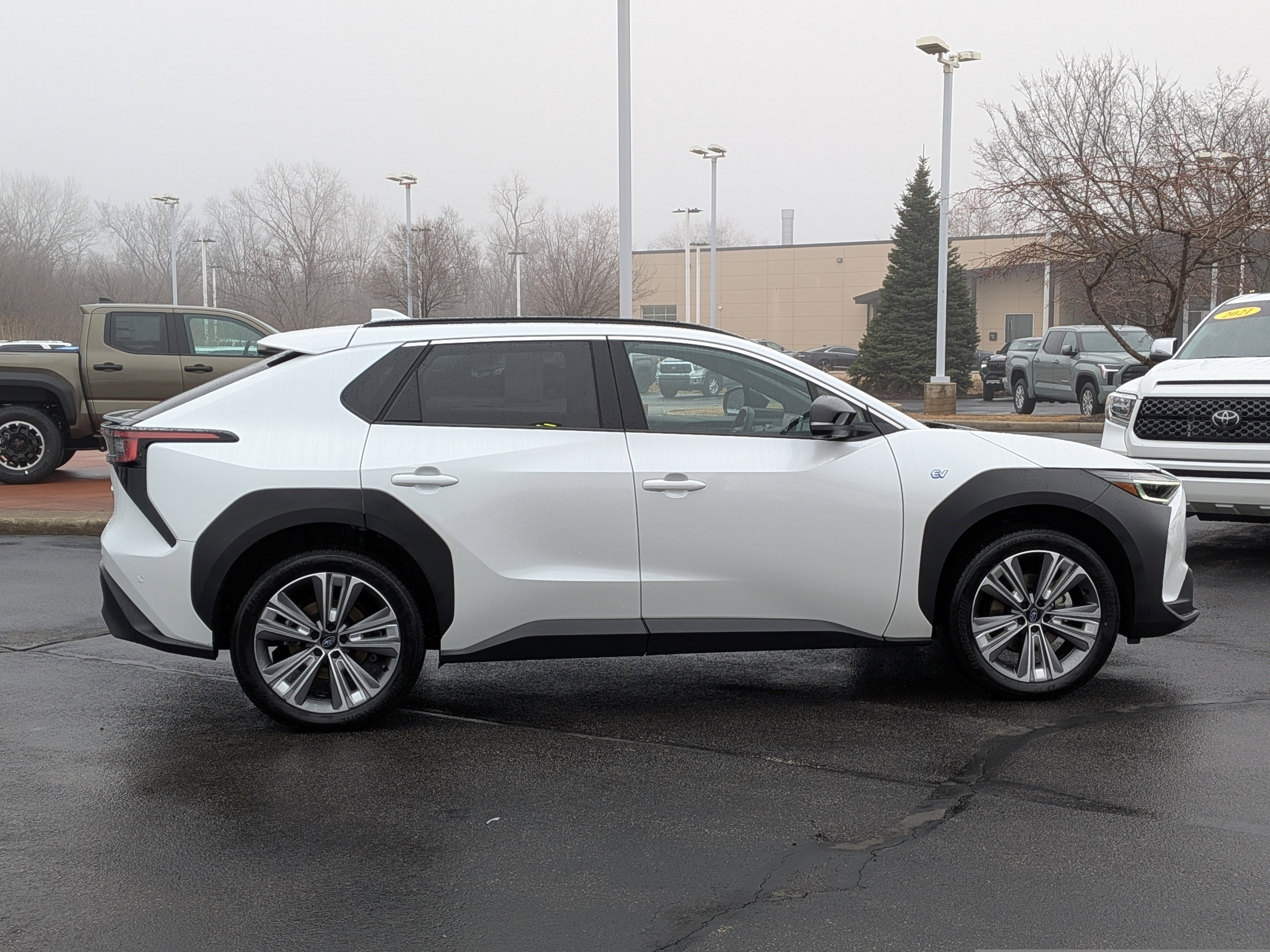 Used 2024 Subaru Solterra Touring w/ Touring Package image 9