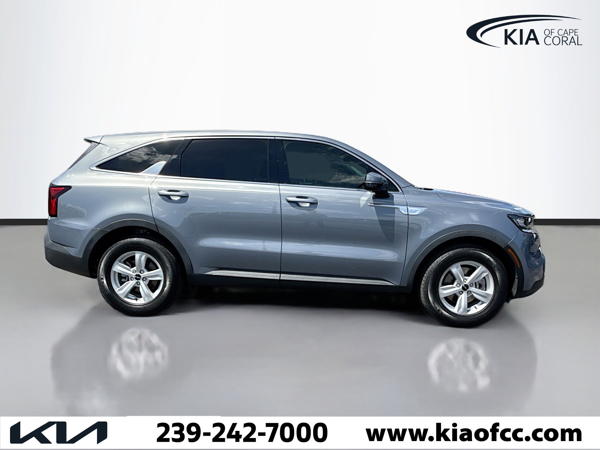 Certified 2023 Kia Sorento LX image 6