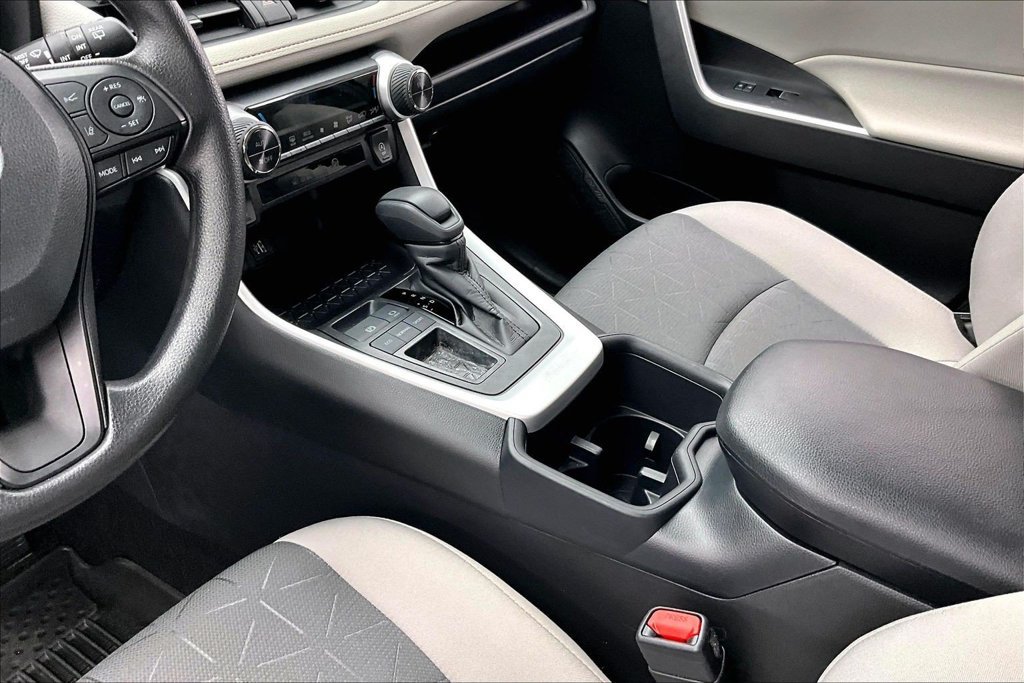 Used 2025 Toyota RAV4 XLE w/ Convenience Package FWD image 15