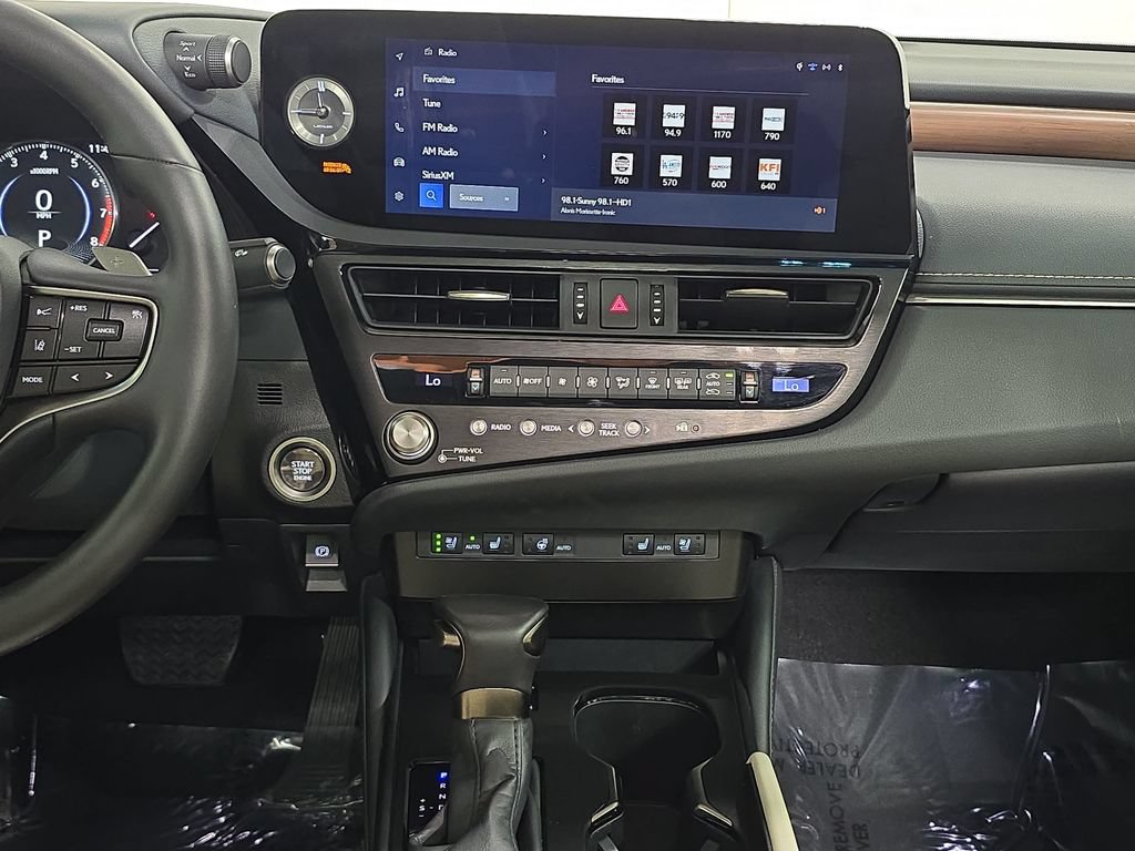 Used 2025 Lexus ES 350 w/ Premium Package FWD image 16