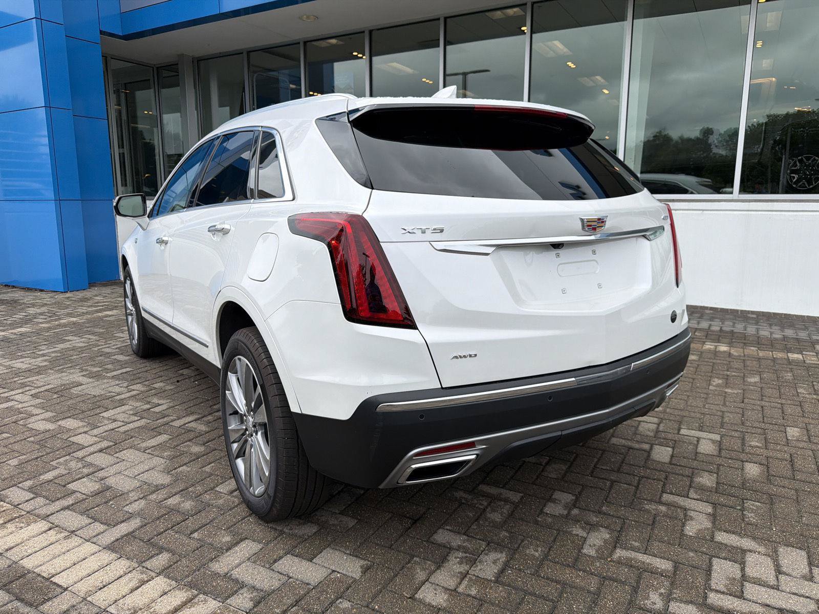 Used 2025 Cadillac XT5 Premium Luxury AWD/4WD image 3