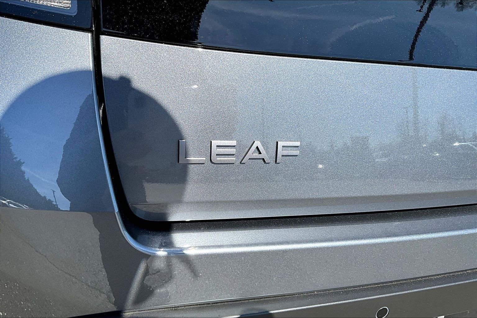 New 2026 Nissan Leaf FWD image 9