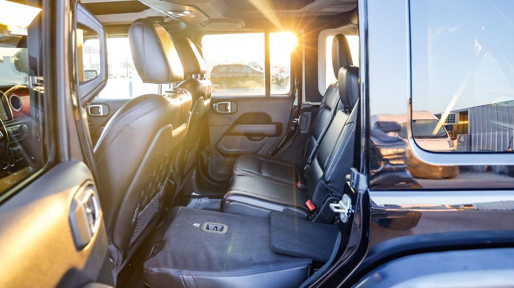 Used 2022 Jeep Wrangler Unlimited Rubicon w/ LED Lighting Group image 20