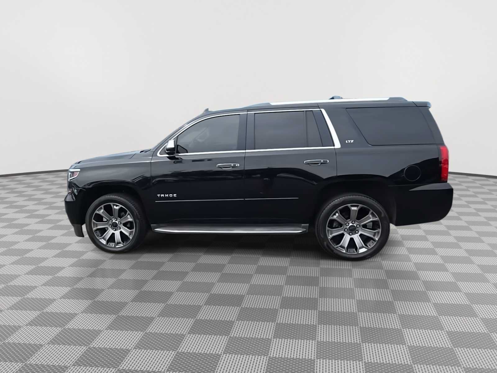Used 2016 Chevrolet Tahoe LTZ AWD/4WD image 5