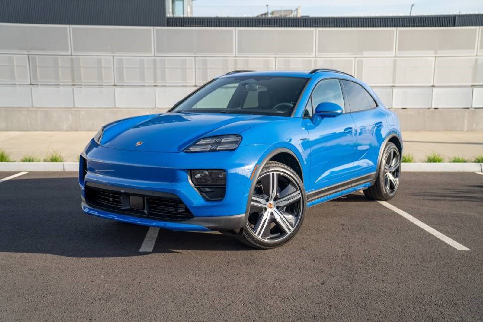 New 2026 Porsche Macan 4 Electric AWD/4WD video 1