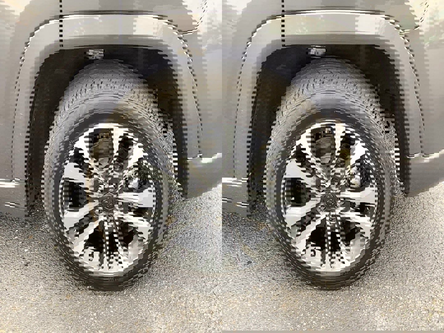 Used 2024 Jeep Grand Cherokee Overland image 8